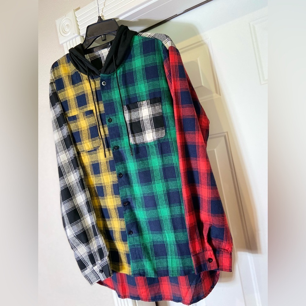 NWOT~Patchwork~Flannel~Hooded~Multicolor~
Shirt~Block Style~Button Close~Size M